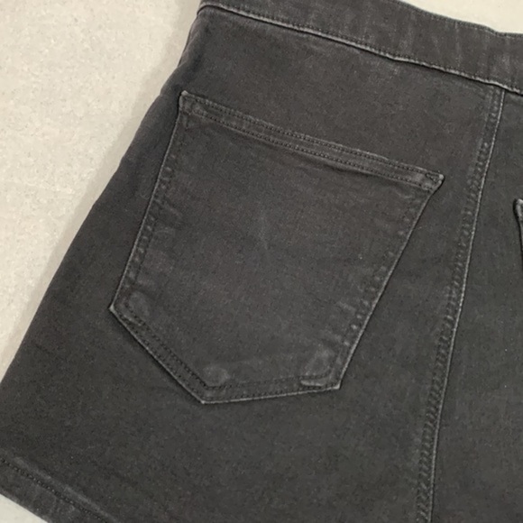 Topshop Moto Black Denim Joni Shorts - Picture 4 of 8